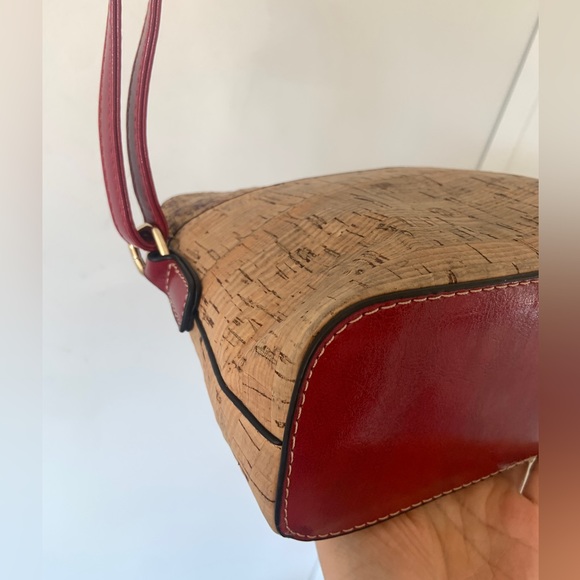 Portuguese cork and red vegan leather purse - Picture 4 of 13